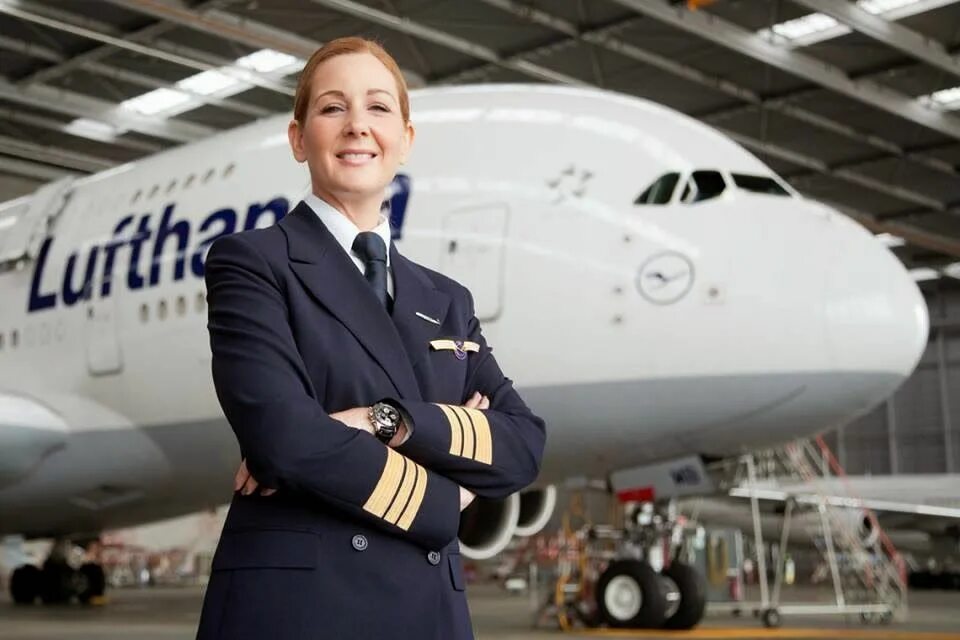 Пораллельпен pilot. Цахал ввс. Пилотесса аэрофлота. Women pilots. Девушки летчицы.