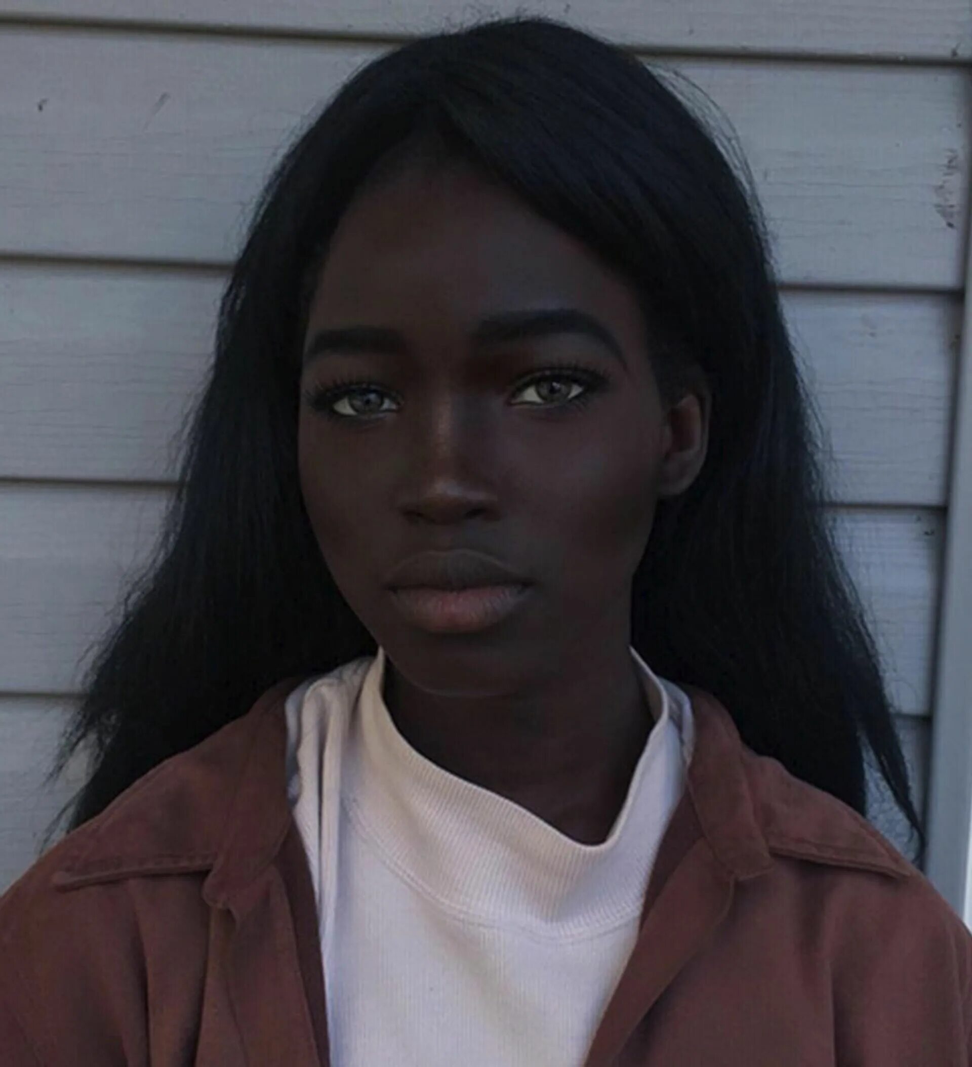 Самая красивая черная девушка. Модель лола чуил. Девушка в черном. Блэк эбони модель. Очень черную 18.