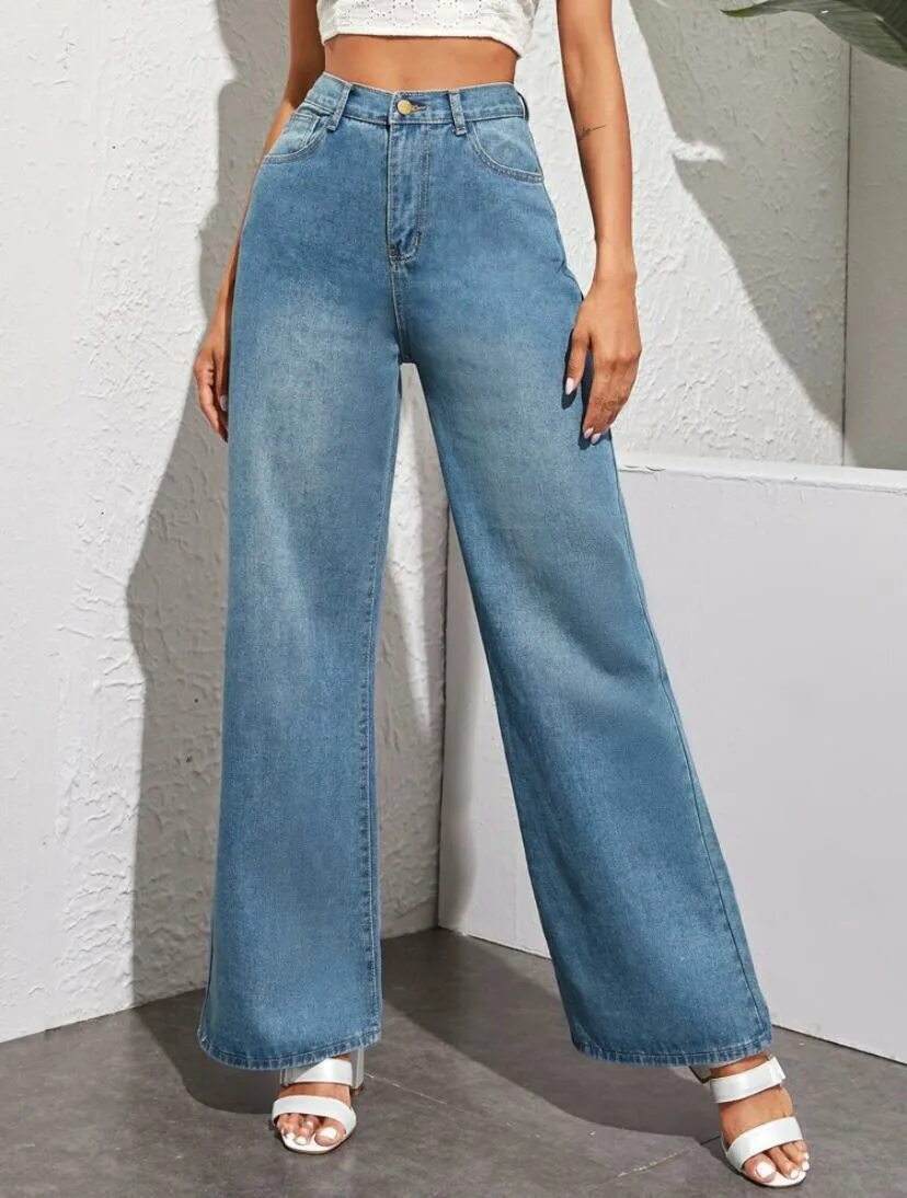 Как называются джинсы широкие от бедра. Джинсы палаццо 2020. Палаццо клеш джинсы. Брюки палаццо джинсовые 2020. High Rise Baggy женские.