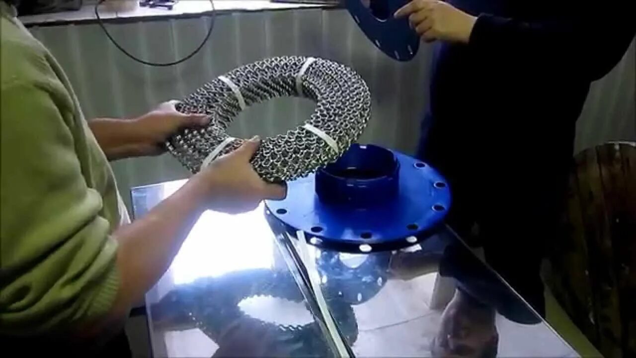 Станок для производства скрепок. Зажим анкерный ра 1500 мзва. Зажим для баре. Инструменты для работы по дереву. Линия для производства скоб.