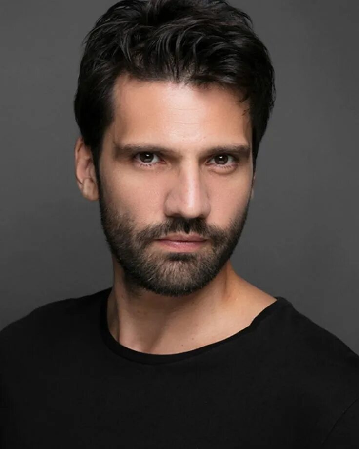 Каан Урганджиоглу Kaan Urgancioglu. Каан Урганджиоглу черная любовь. Каан Урганджиоглу Эмир. Эмир Козджуоглу актер.