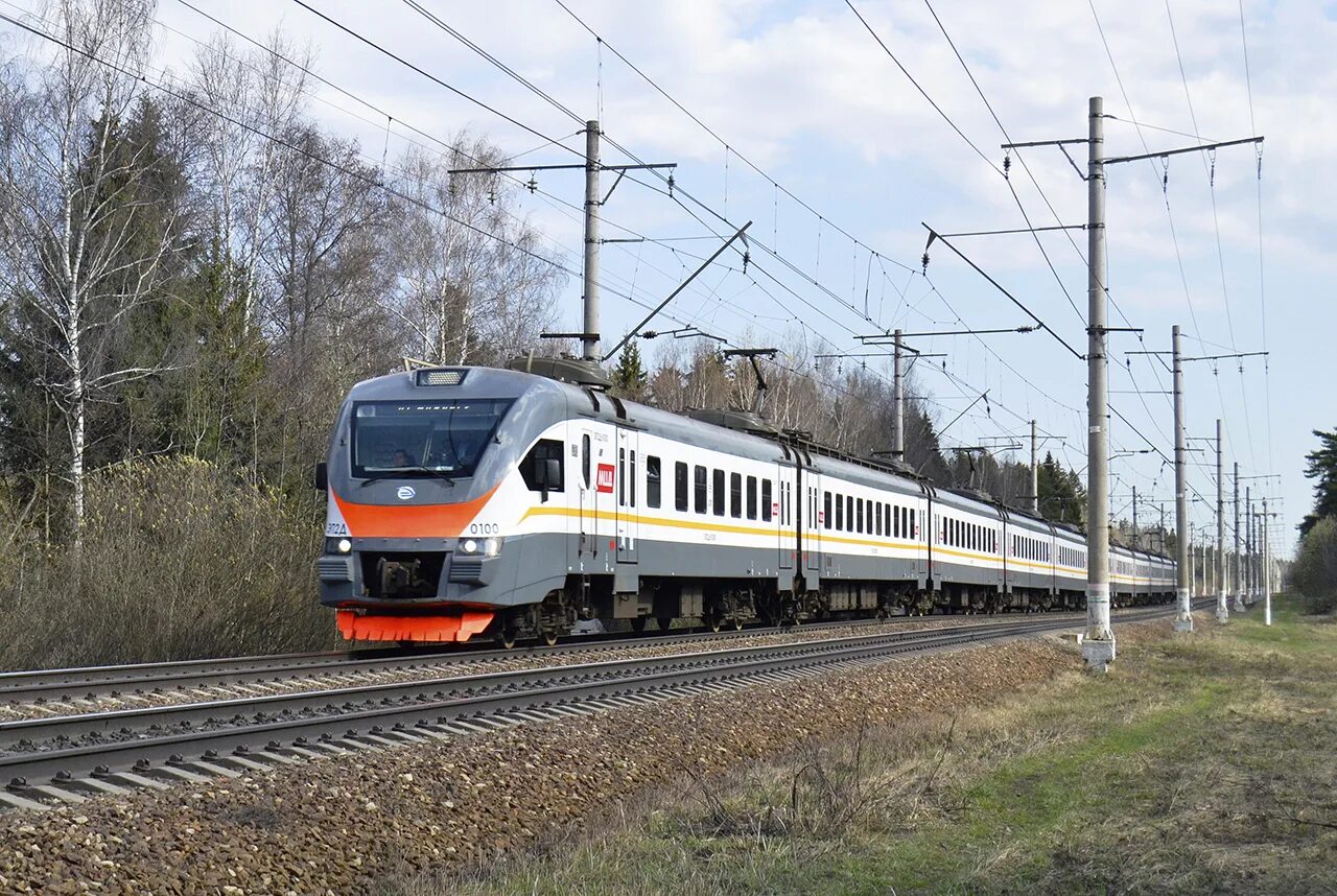 электровоз полиции. электропоезд эд9э 0001. первый паровоз коломенского завода коломна. поезд 1520. забайкальский край железная дорога.