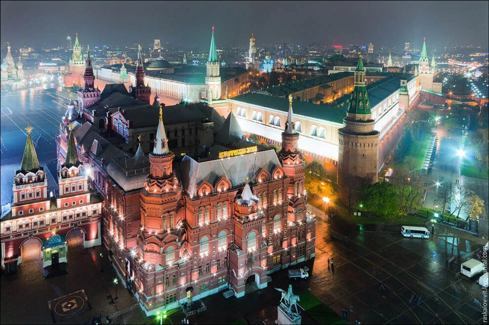 Красная площадь манежная площадь. 1 в центре москвы. Манежная площадь москва. Архитектура города челябинска. 1 в центре москвы.