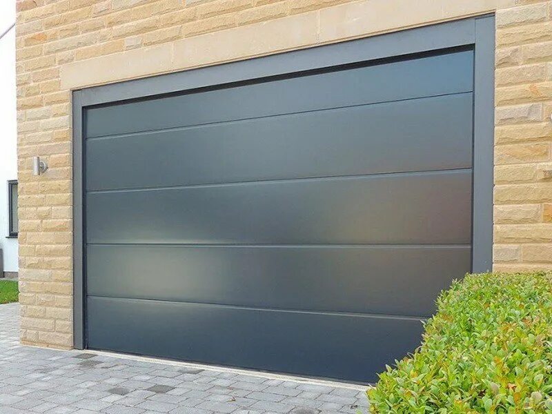 Гаражные ворота херман темный дуб. Роллетные ворота тренд алютех. L гофр. Ворота секционные гаражные alutech. Ворота алютех золотой дуб l-гофр.