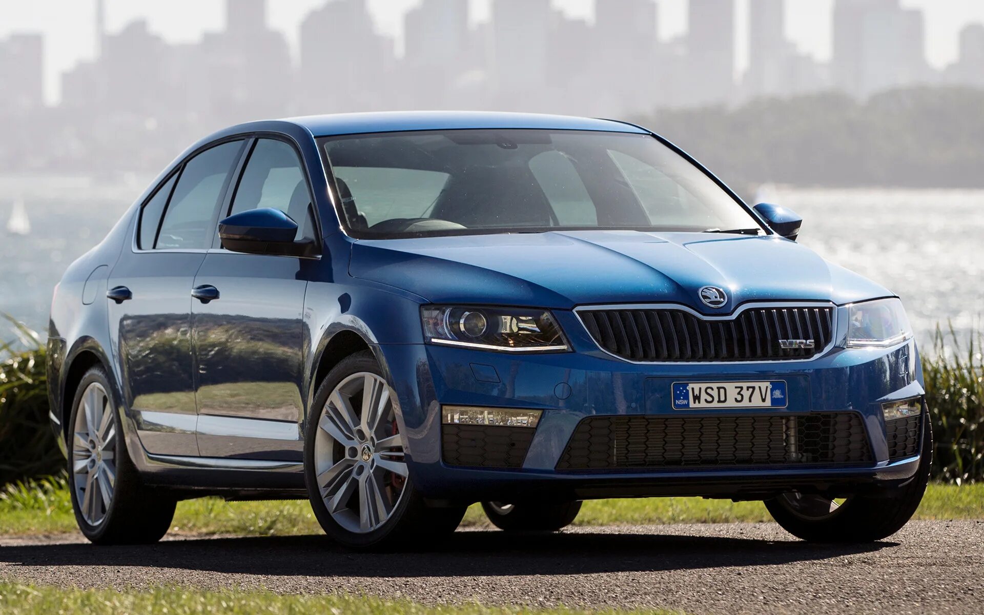 Автомобиль шкода. Skoda Octavia RS 2014. Шкода Октавия RS 2014. Шкода Октавия 2014г. Škoda Octavia RS 2015.