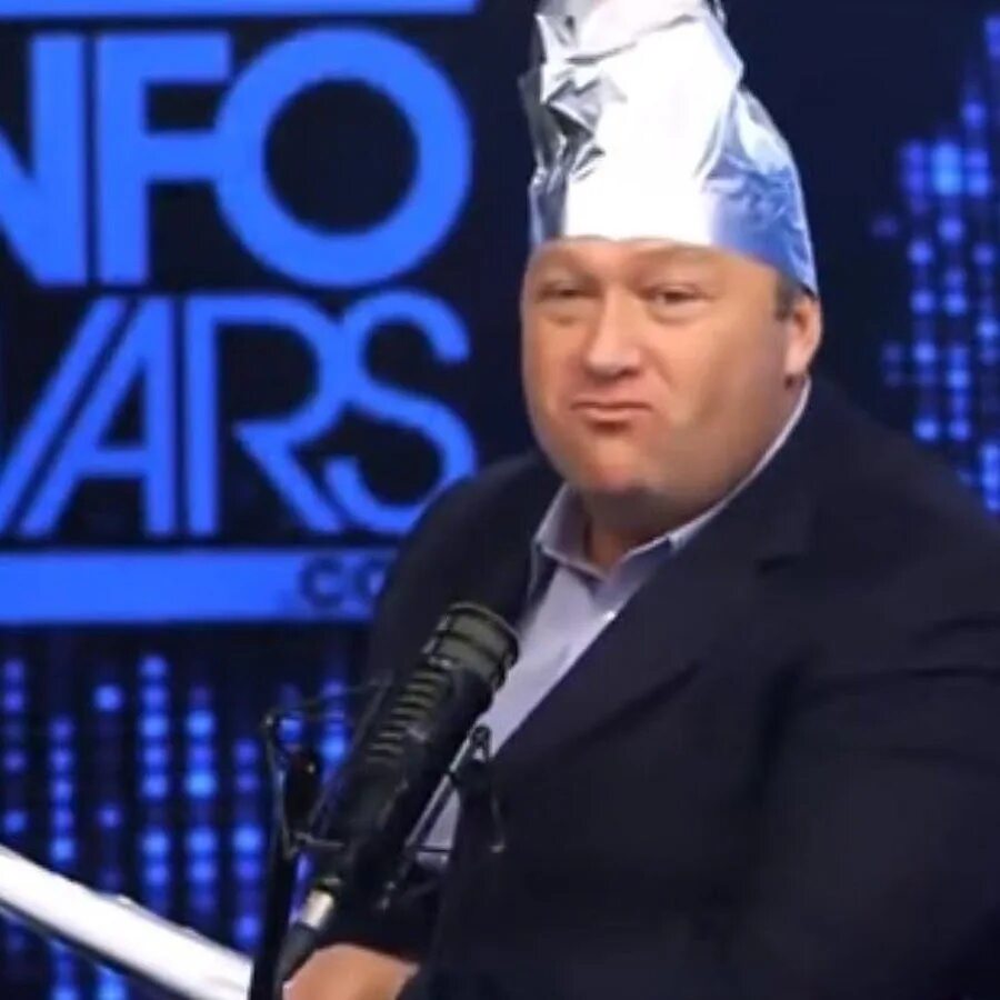 My time alex jones. Alex jones tinfoil hat. конспиролог джонс. алекс джонс в шапочке из фольги.