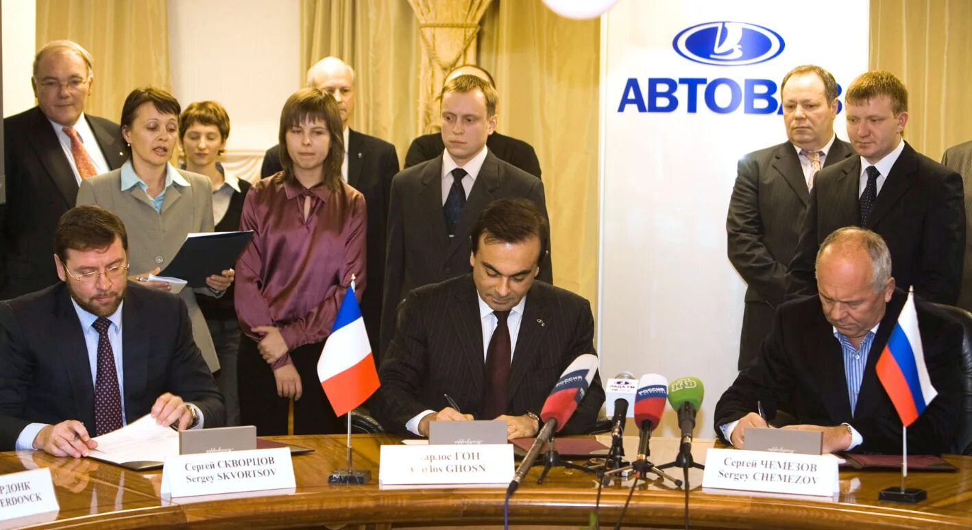 Евгений шмелев. Шмелев автоваз. Автошкола кама автопарк. Аманов сергей автоваз. Шмелев дмитрий борисович адвокат.