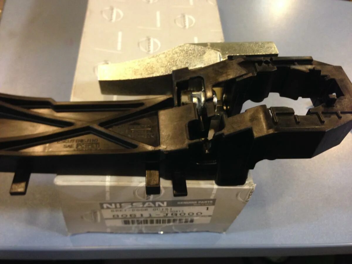 доводчик дверей ниссан х трейл т30. кнопка ручки двери ниссан х-трейл т31. задняя дверь ниссан х-трейл т31. тросик открывания двери ниссан х трейл т31. датчик водительской двери ниссан x trail.