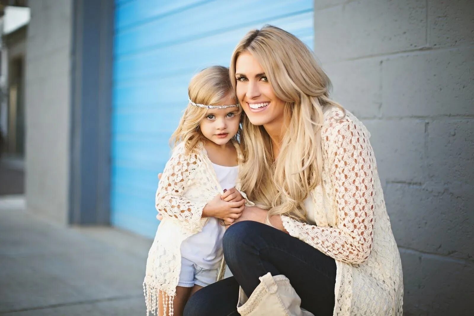 9 лет двойняшкам. ольга нечаева блоггер. семья 7 дочерей. ольга нечаева акуна матата. мама и дочка.