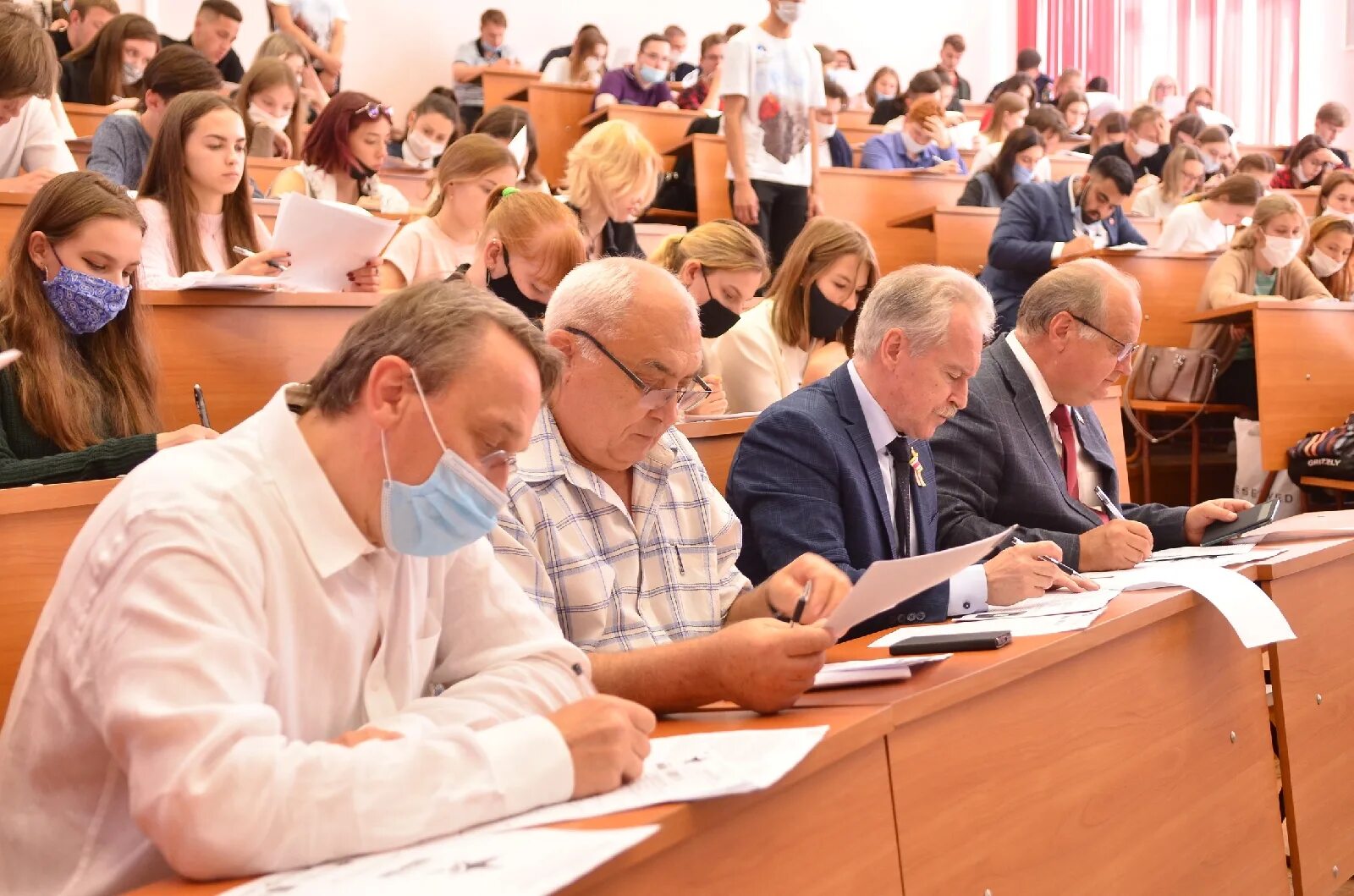 150 Человек фото. Зенин ПГУ. Админ Смоленск ПГУ Смоленск. ПГУ админ Смоленск электронный н8нлн8. Пгу админ смоленск сайт