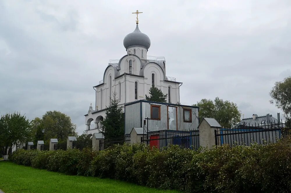 храмовый комплекс на пискаревском проспекте. храм на пискаревском проспекте в спб. храм рождества христова на пискаревском проспекте. храм благовещения пресвятой богородицы на пискаревском проспекте. благовещенская церковь на пискаревском проспекте.