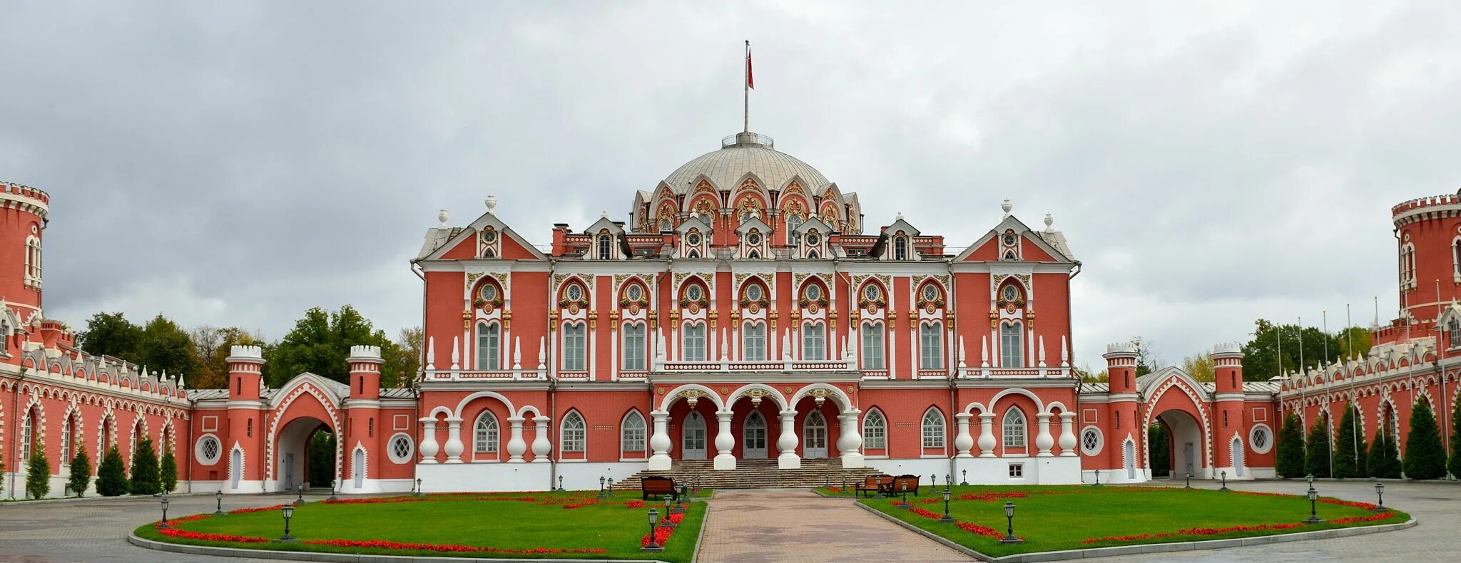 Петровский путевой дворец концерты. Петровский путевой дворец в Москве. Петровский дворец в Москве Казаков. Петровский путевой дворец в Москве (1776–1780).. Петровский путевой дворец Динамо.