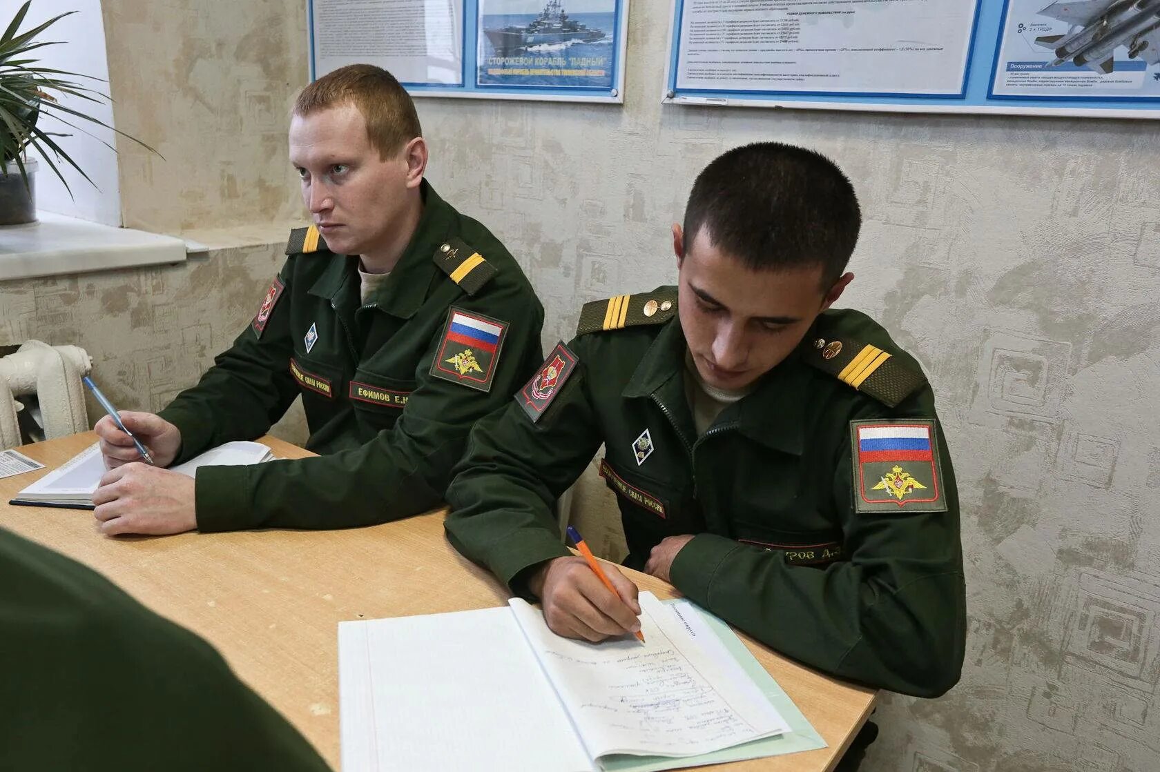 Контракт на военную службу в санкт петербурге. Военнослужащий по контракту. военнослуащиепоконтракту.