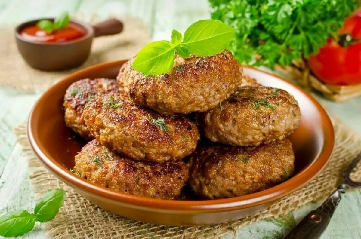 Рецепт сочных котлет из фарша. Котлеты. котлеты домашние. котлеты из говядины. сочные котлеты.