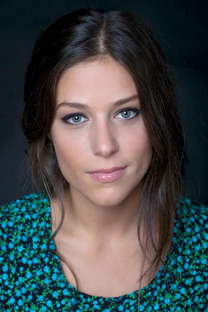 Кэндис паттон. Карина джанкер. Юлия йенч. Кенза фурати - тунисско-французская фотомодель. Адриана деджиролами снегопад.