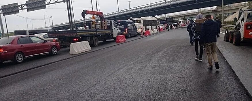 Пробка кад. Пробка на пулковском шоссе. Транспортный коллапс. Московское шоссе спб сейчас. Пулковская пробка.