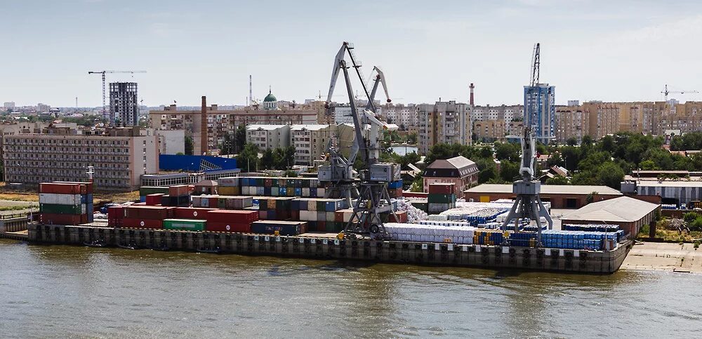 Втс астрахань. Центральный грузовой порт Астрахань. Астраханский морской порт, Астрахань. Речной порт Астрахань. Волга Астрахань порт.