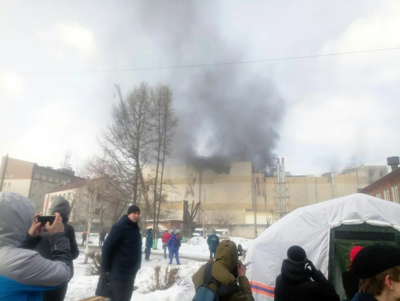 Пожар в зимней вишне 2018. Зимняя вишня Кемерово. Зимняя вишня кинотеатр до пожара. Круча зимняя вишня. Какого числа был пожар в зимней вишне