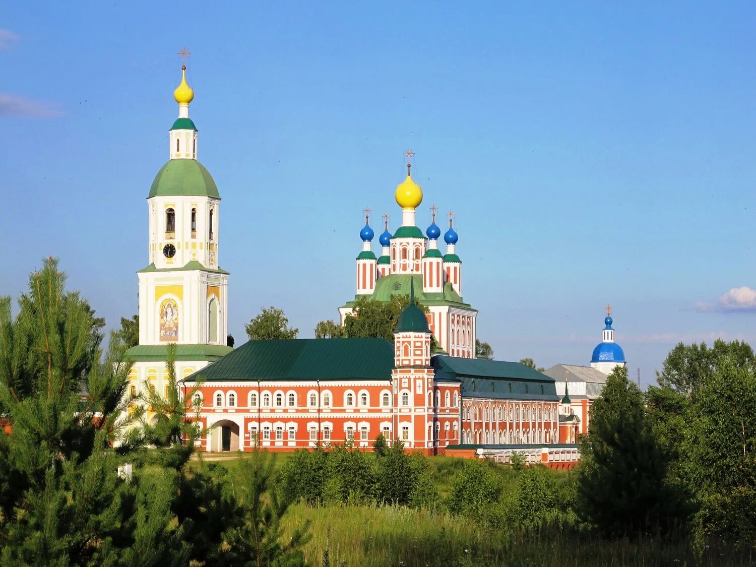 Рождество-Богородичный Санаксарский монастырь. Темниковский Санаксарский монастырь. Санаксарь монастырь Мордовия. Город Темников Республика Мордовия Санаксарский монастырь.