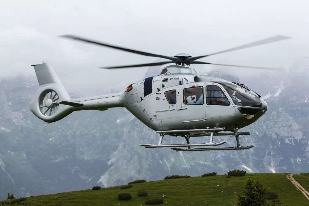 Верт лет. H135 вертолет. airbus h135. вертолет аэробус h135. вертолеты аэробус хеликоптер.