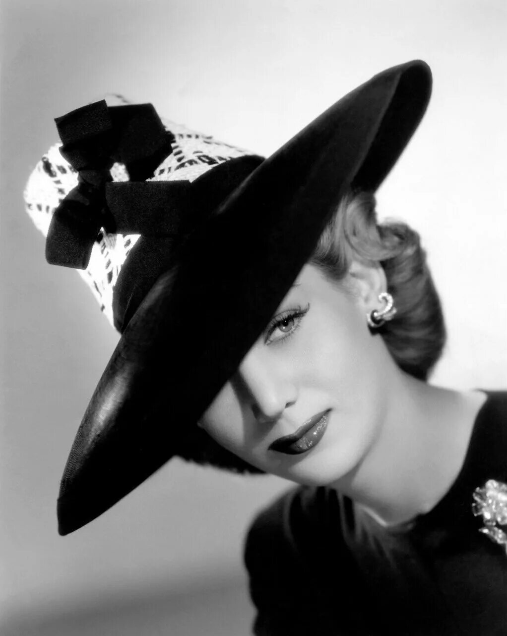 шляпки 1940х америка голливудские. головной убор 30 годов. первые шляпки коко шанель. актрисы 40х нина лин. нина лин (nina leen).