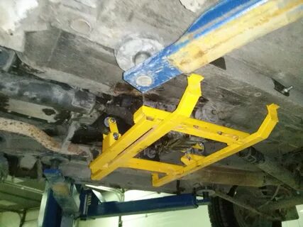 Крепление подрамника
