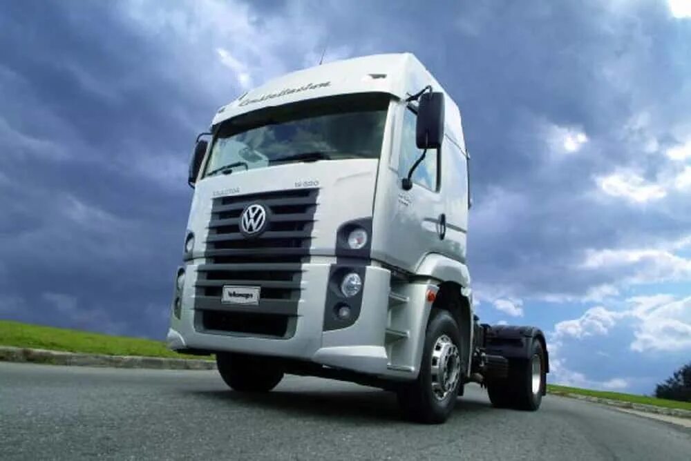 Седельный тягач volkswagen. Грузовики фольксваген constellation. 420. Volkswagen constellation. Vw седельный тягач.