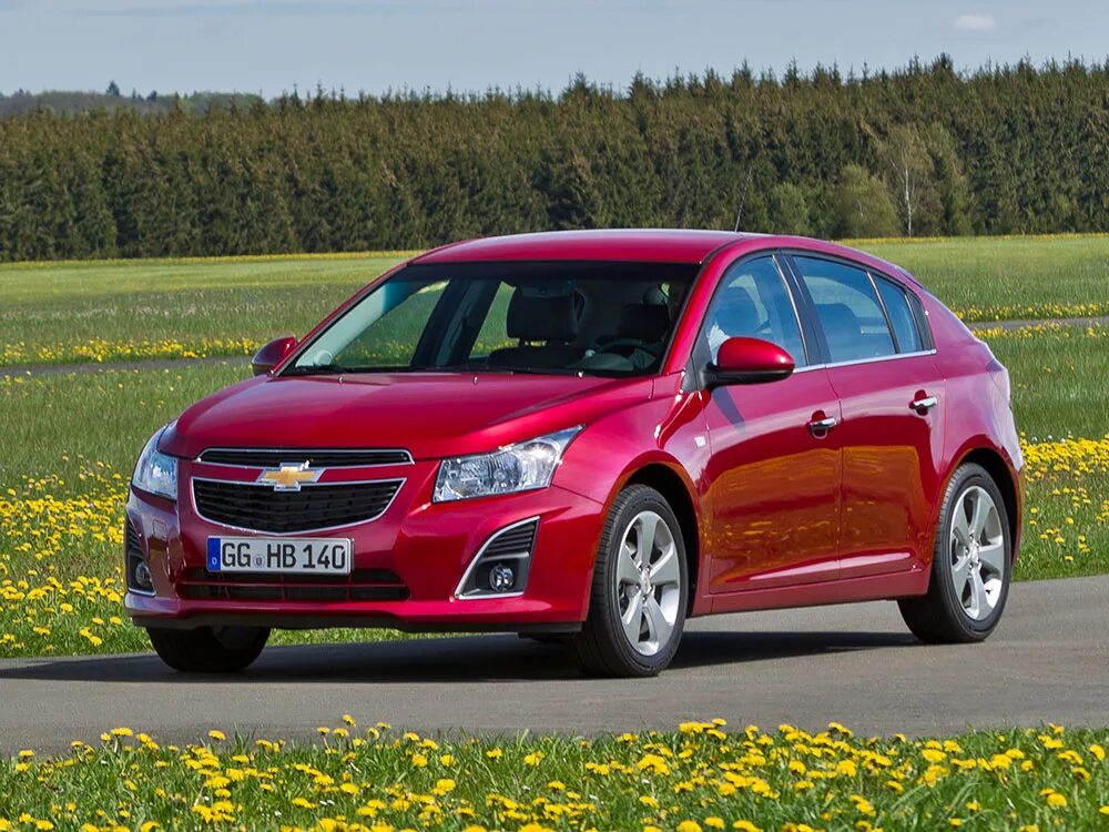 Автомобиль шевроле хэтчбек. Chevrolet Cruze j300. Chevrolet Cruze Hatchback 2012. Шевроле Круз 1.8. Шевроле Круз 4.