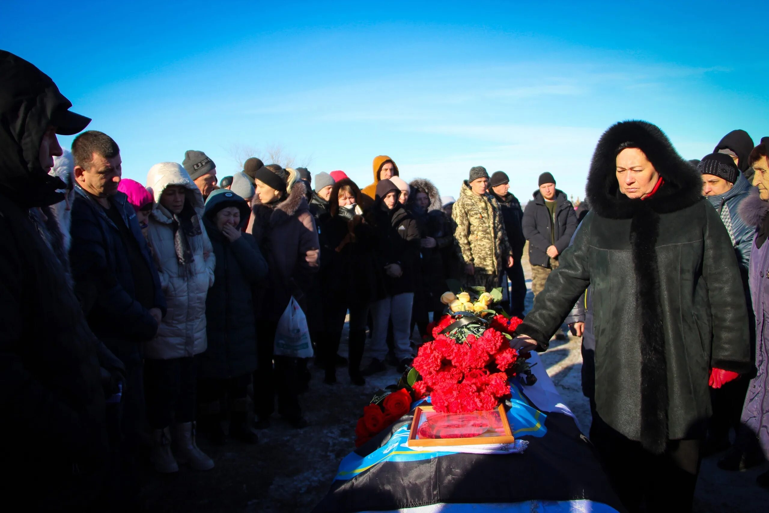 В Красноармейске похороны погибшего.