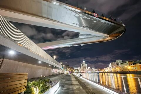 Стеклянный мост в москве над москвой рекой