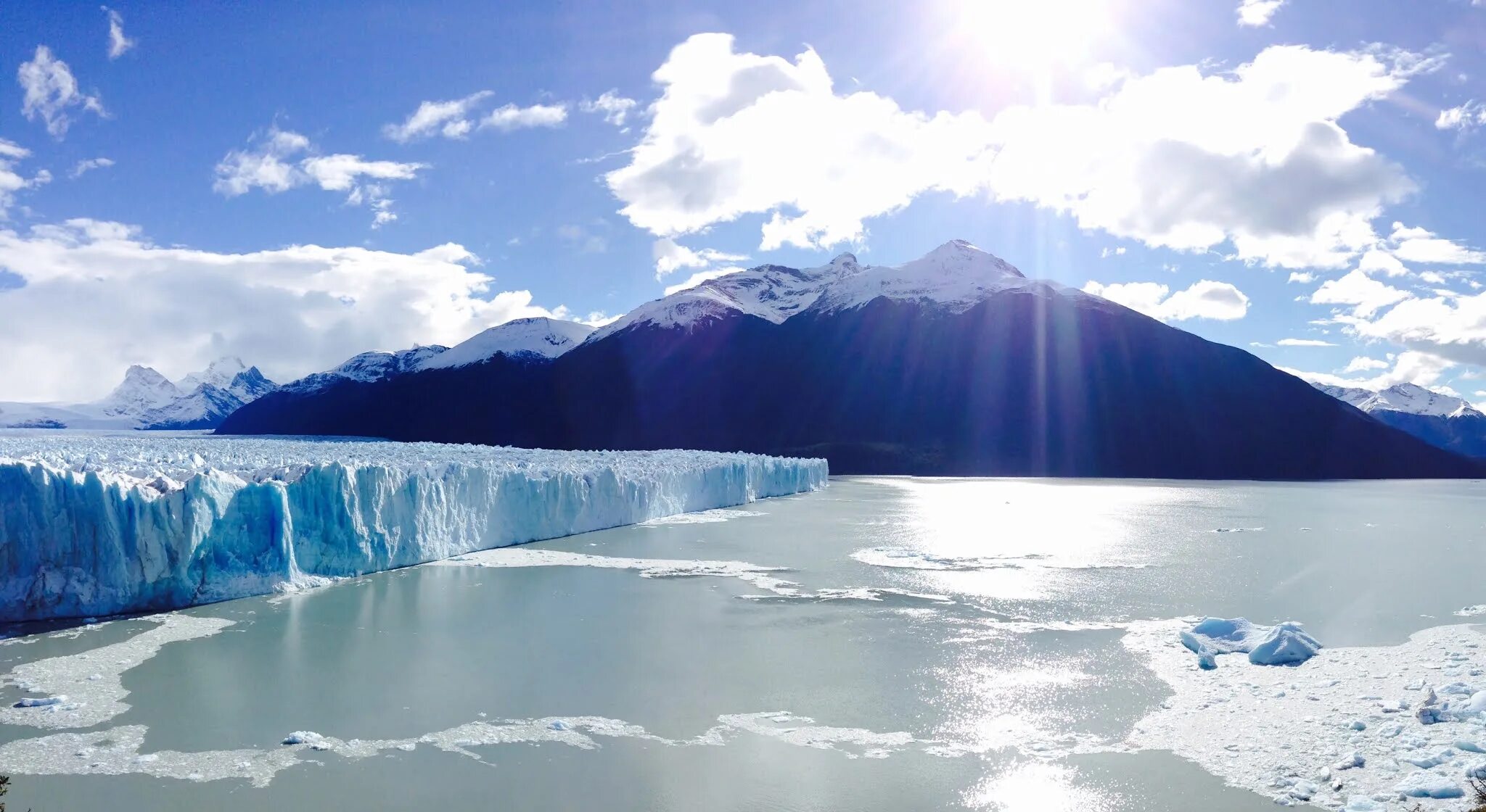 Реки чили. Парк лос-гласьярес аргентина. Науэль уапи аргентина. Аргентина горы анды. Рио-колорадо река аргентина.