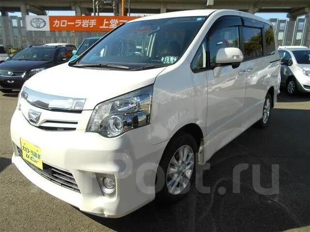 Авто без птс япония. Тойота Ноах комплектация 2.0 YY 4wd. Toyota Noah 2013. Тойота Ной 2000 механика. Казахский Тойота Ноах.