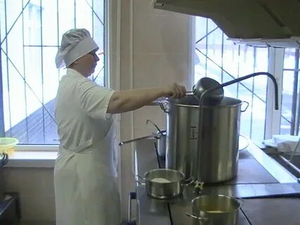 Кухонный работник в садик
