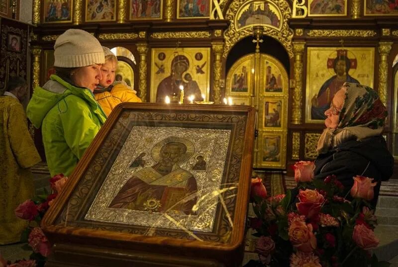 С праздником Пантелеймона целителя. Православный праздник Пантелеймона. Празднование Святого Пантелеймона целителя. День памяти св Пантелеймона. Сегодня 9 августа