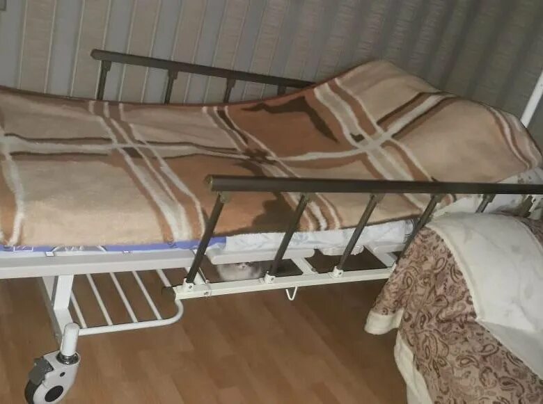 Кровать для лежачих больных( б.у. 1 месяц). Кровать для лежачих больных Юла. Кровать для лежачего больного б/у. Даром функциональную кровать. Купить кровать для лежачего больного б у