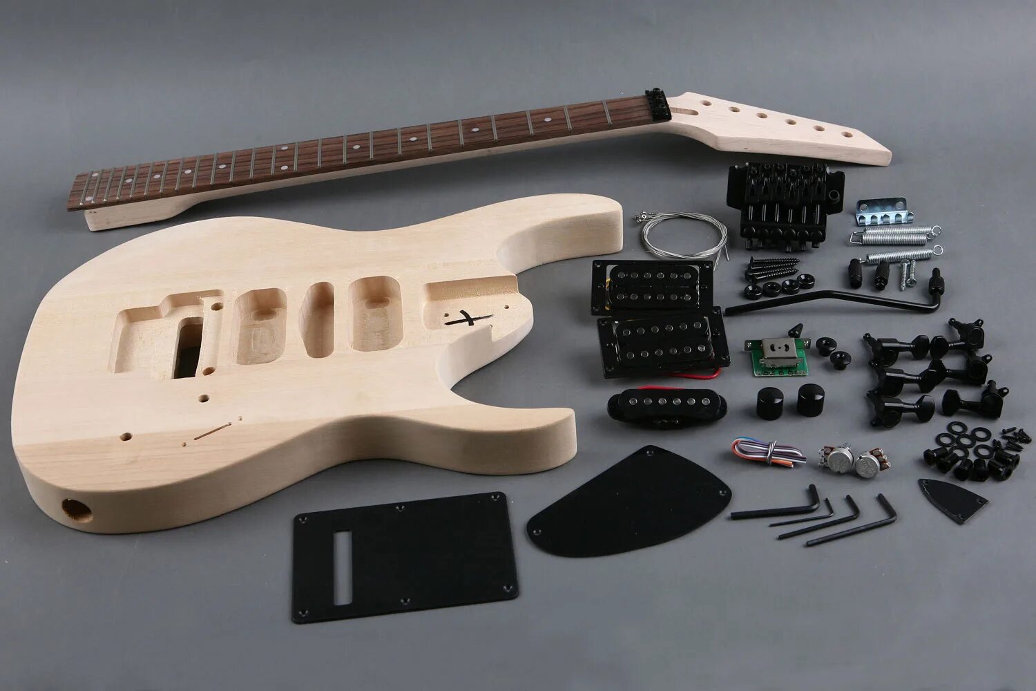 Покупка электрогитары. DIY Kit Superstrat. Корпус электрогитары. Набор для сборки электрогитары. Гитарный конструктор.