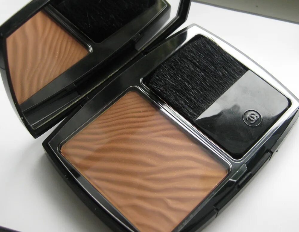 Бронзер шанель. Бронзер шанель золотое яблоко. chanel soleil tan de chanel bronze 547. soleil tan de chanel 537 bronze coral.