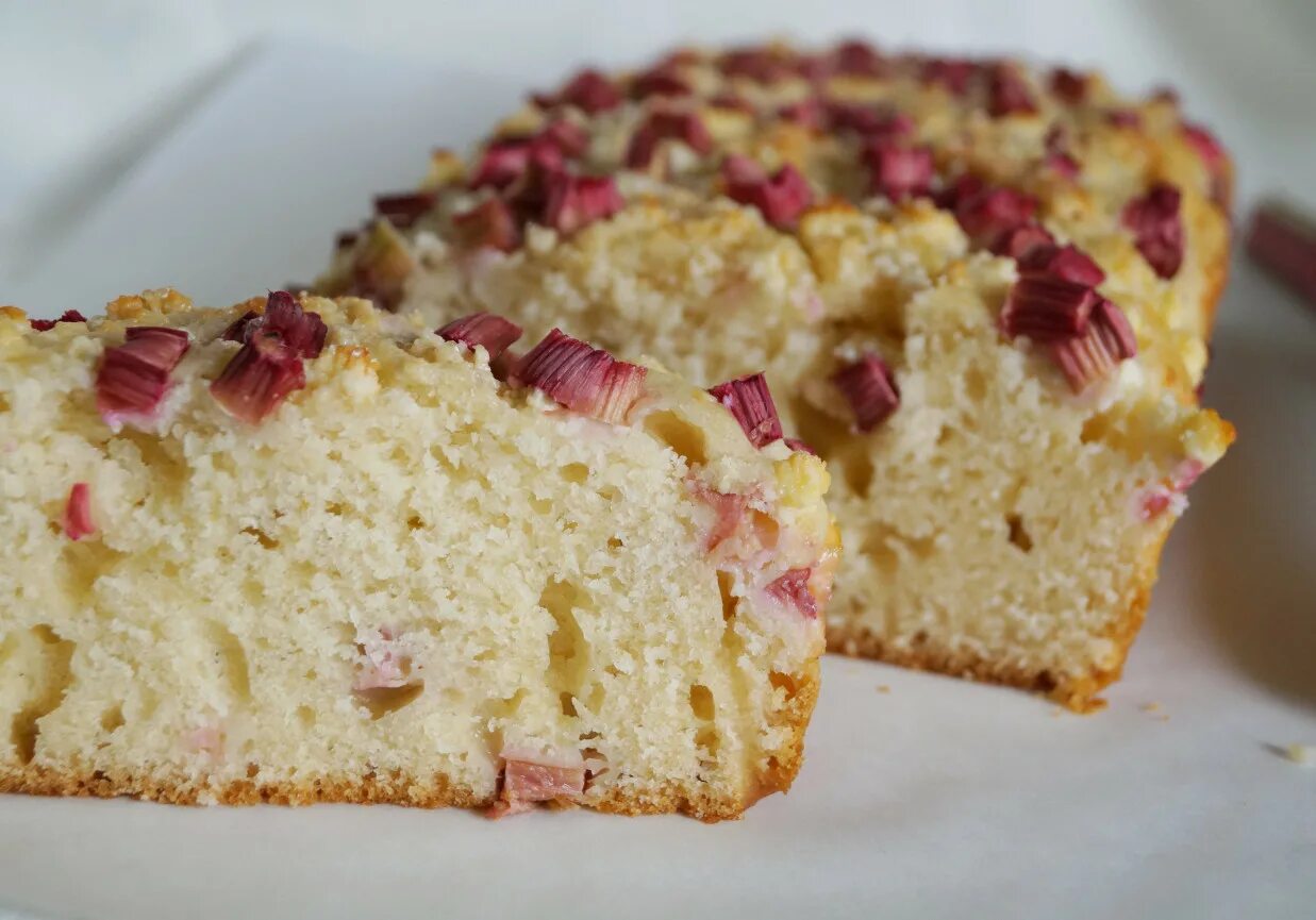 пирог ревень с клубникой. пироги с ревенем. пирог с ревенем. пирог с ревенем. ревеневый пирог.