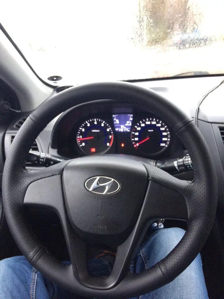 Кожаный чехол для руля Hyundai Solaris, 1,4 л, 2011 года тюнинг DRIVE2
