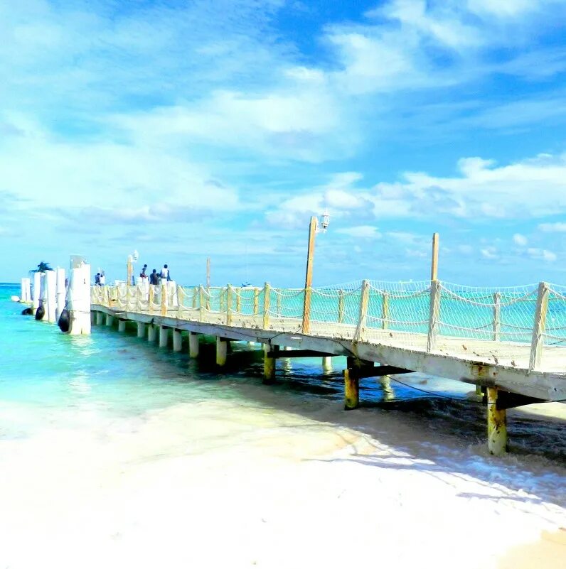 зеленогорск пирс. деревянный настил мост. балтийское море пристань. перила для причала. пирс вальхейм.