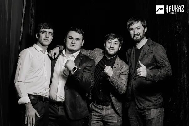 Кашешов нахушев она другая. Фото рустама нахушева. Братья нахушева. Черим нахушев дахэжан. Братья нахушева.