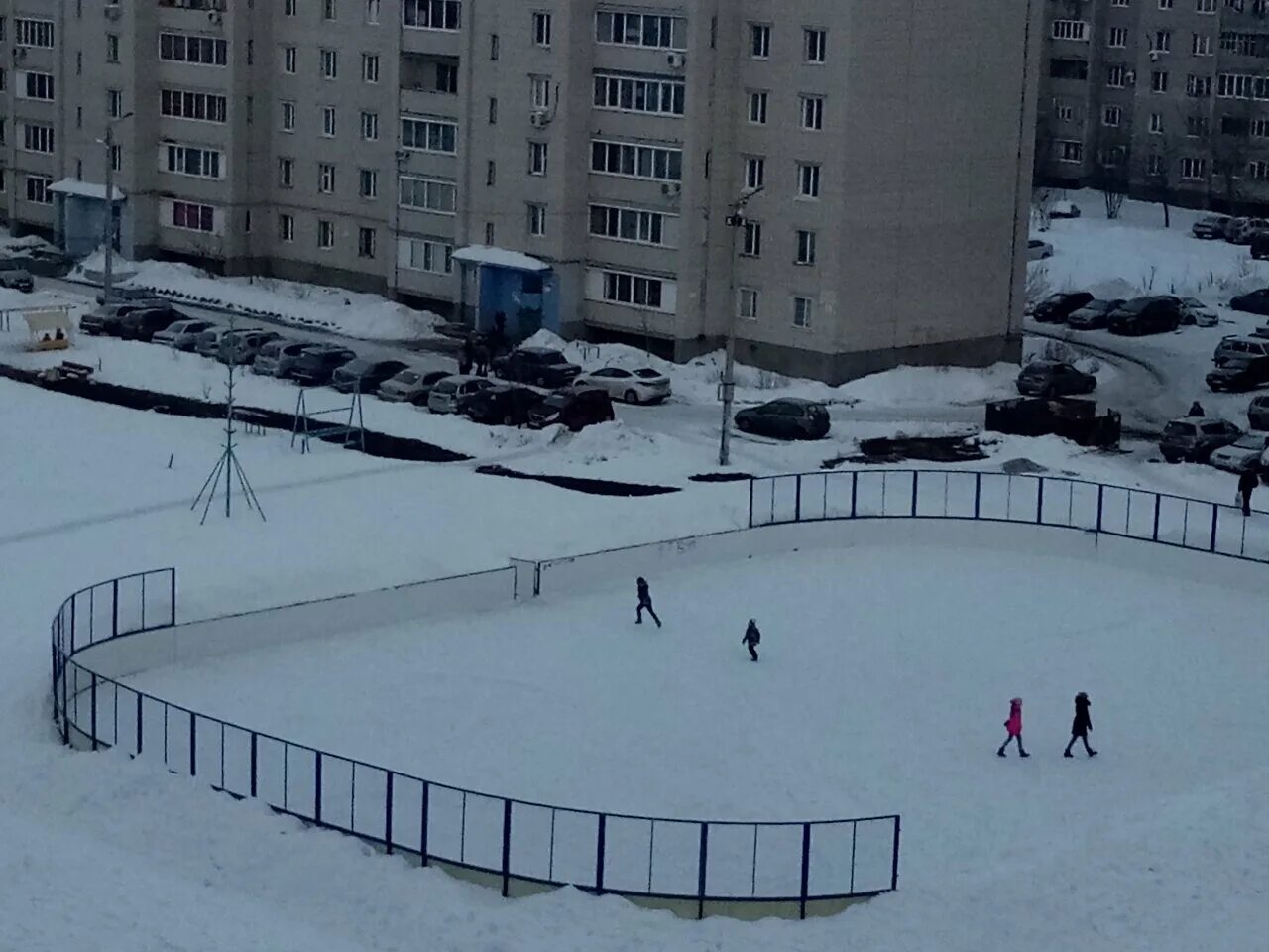 4 микрорайон балаково. коробочка балаково. альбатрос балаково каток. хоккейный двор г балаково. фиолетовая подарочная коробка.