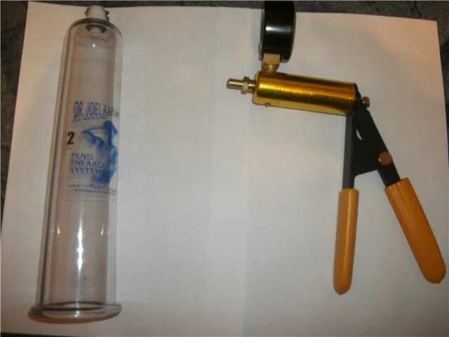 Вакуумный массаж груди. Вакуумный увеличитель. Вакуумная помпа для увеличения. Увеличил с помощью помпы. Помпа для члена диаметр.