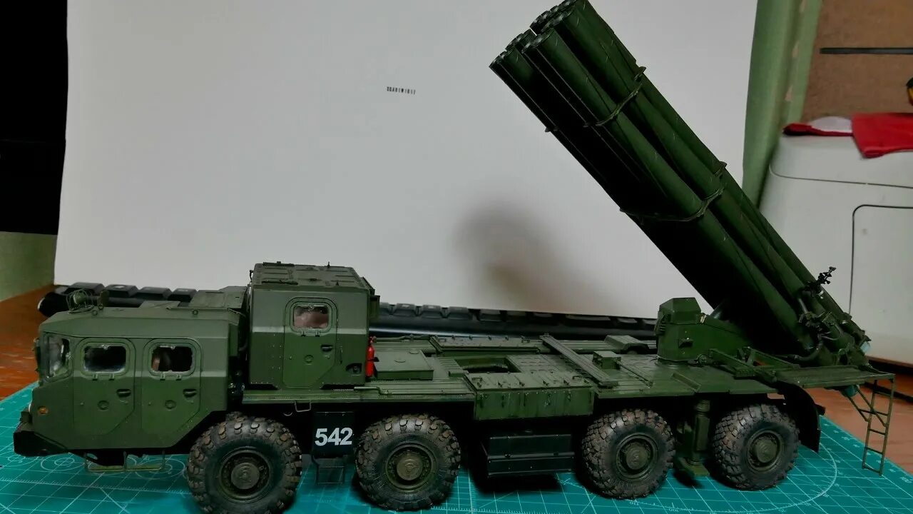 Скорость ракеты рсзо вампир. Meng Smerch 1/35. РСЗО 9к512 «ураган-1м». 9a52-2 Smerch Russian long-range Rocket Launcher (1:35). Смерч Менг РСЗО.