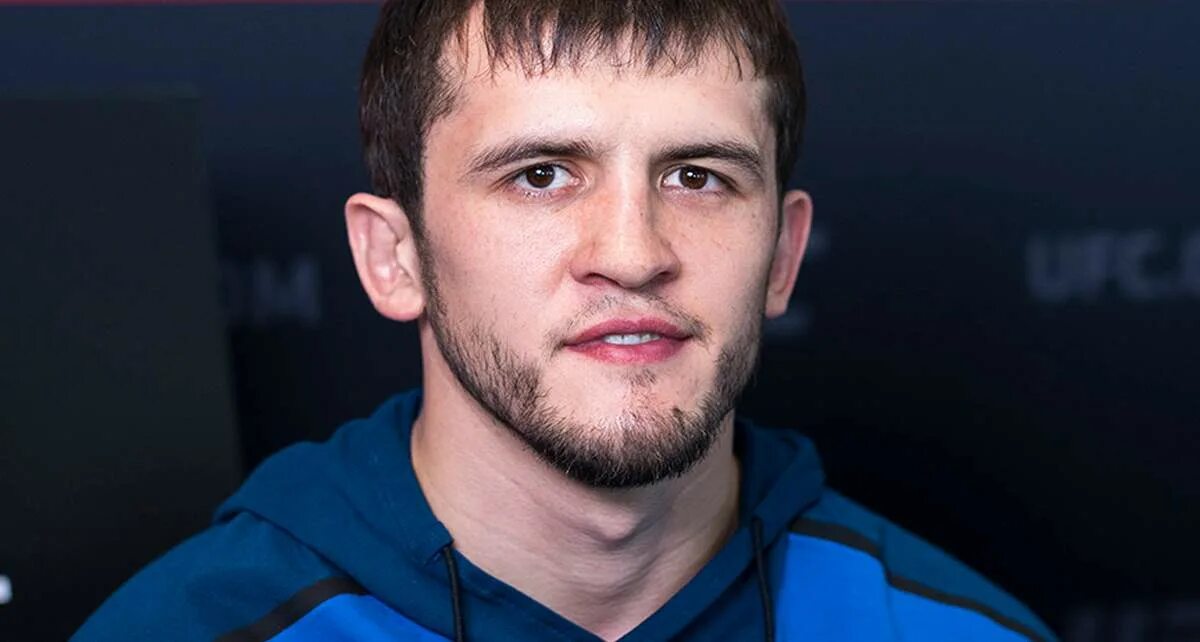 Альберт эйнштейн туменов. Альберт туменов леон эдвардс. Альберт туменов боец. Альберт туменов национальность. Альберт хусейнович туменов.