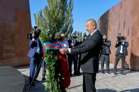 Посещение памятника