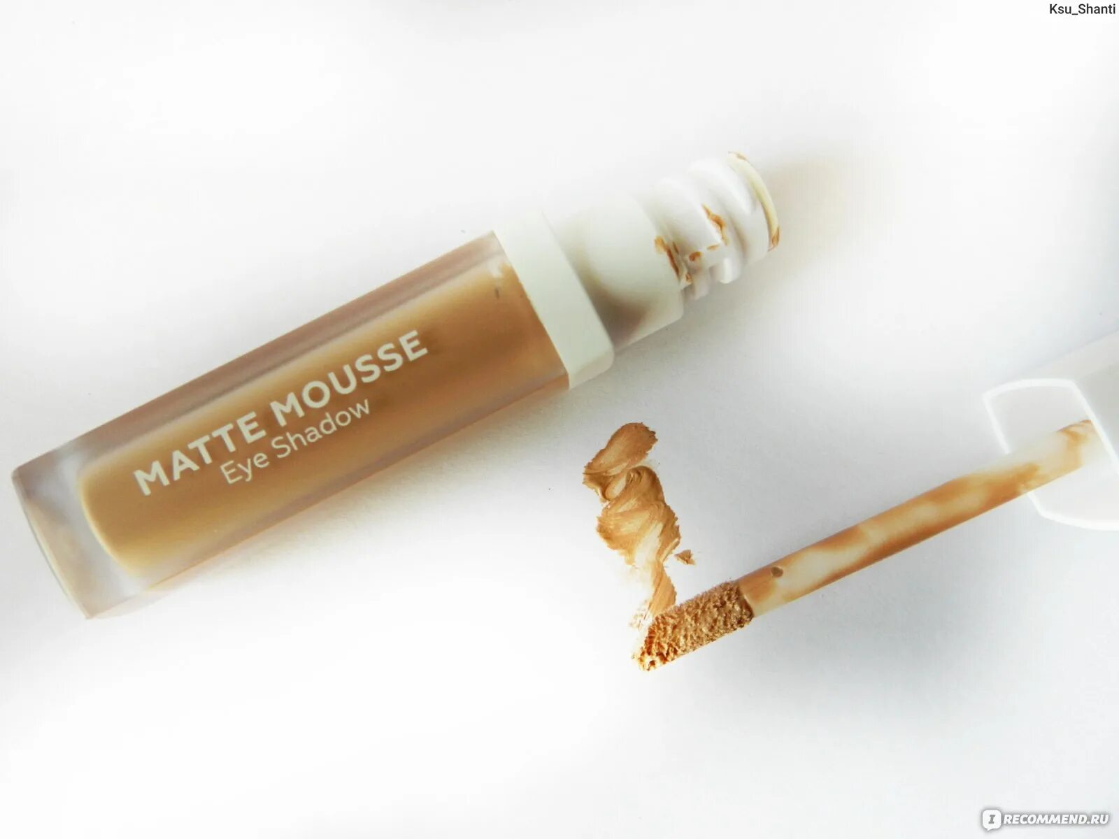 Makeup revolution mousse shadow. Увлажняющий bb мусс lavish. л&#039;этуаль увлажняющий bb мусс lavish. matte mousse eye shadow летуаль. вв мусс летуаль похожее.