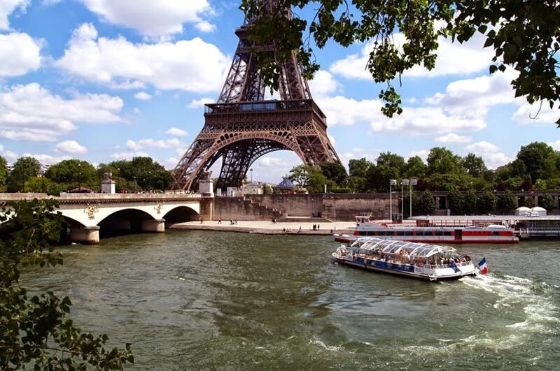 Аверон (река). Мост нормандия франция. Река дордонь. Река сена во франции фото. Река сена.