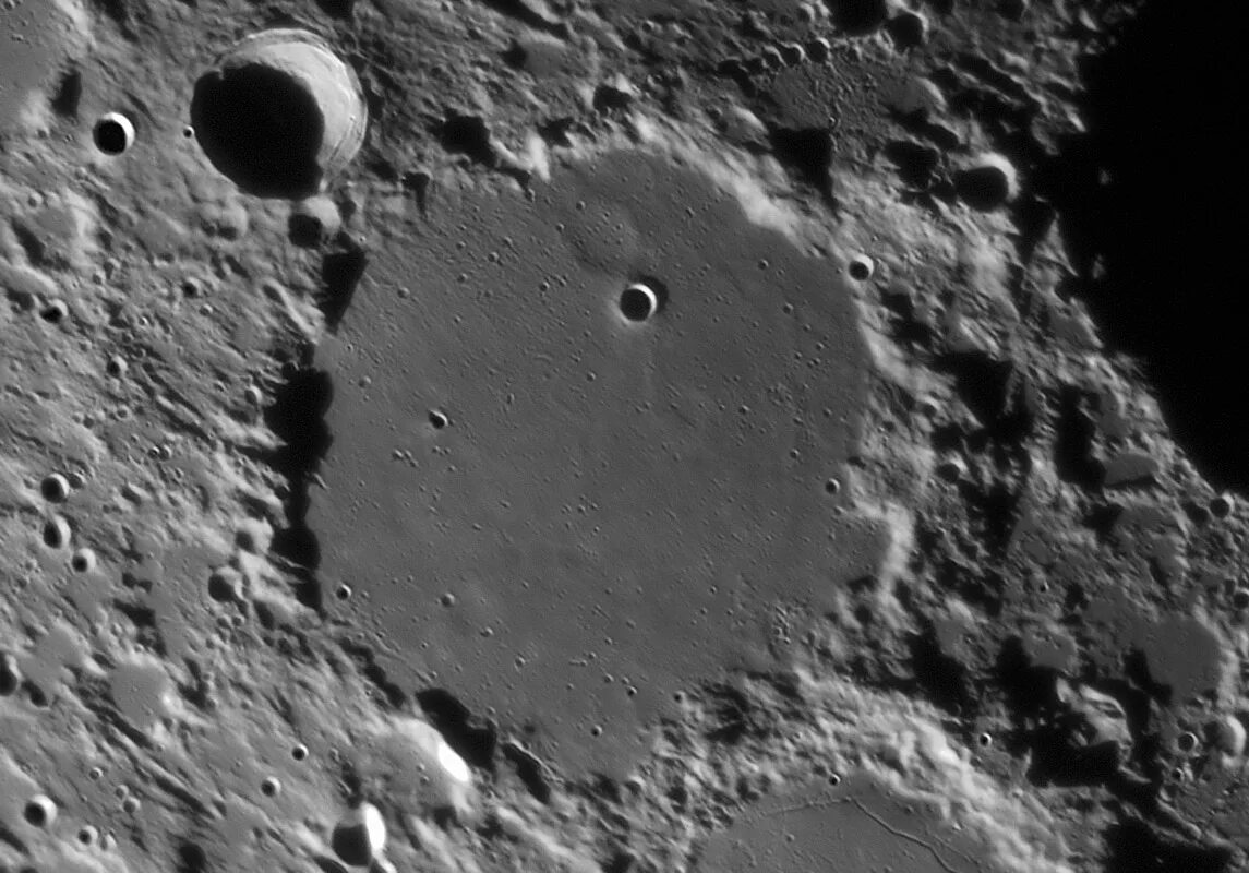 фото луны с телескопа хаббл высокого. снимки луны с телескопа хаббл. телескоп хаббл луна. снимки луны из телескопа хаббл. луна снимок с телескопа хабл.