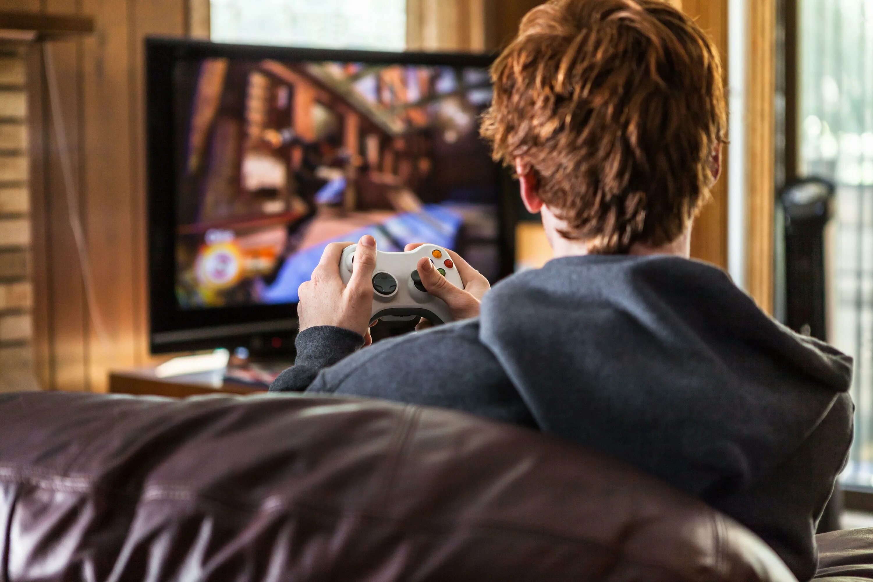 Play with me this game. Человек играющий в приставку. Компьютерные игры. Человек, играющий в Видеоигры. Человек за приставкой.
